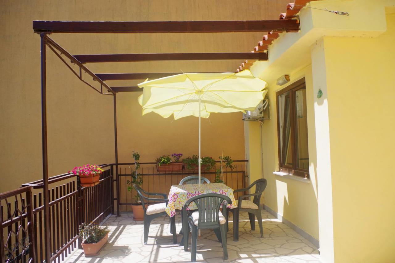 Holiday Apartments Ruzica, Pjescana Uvala Exterior foto
